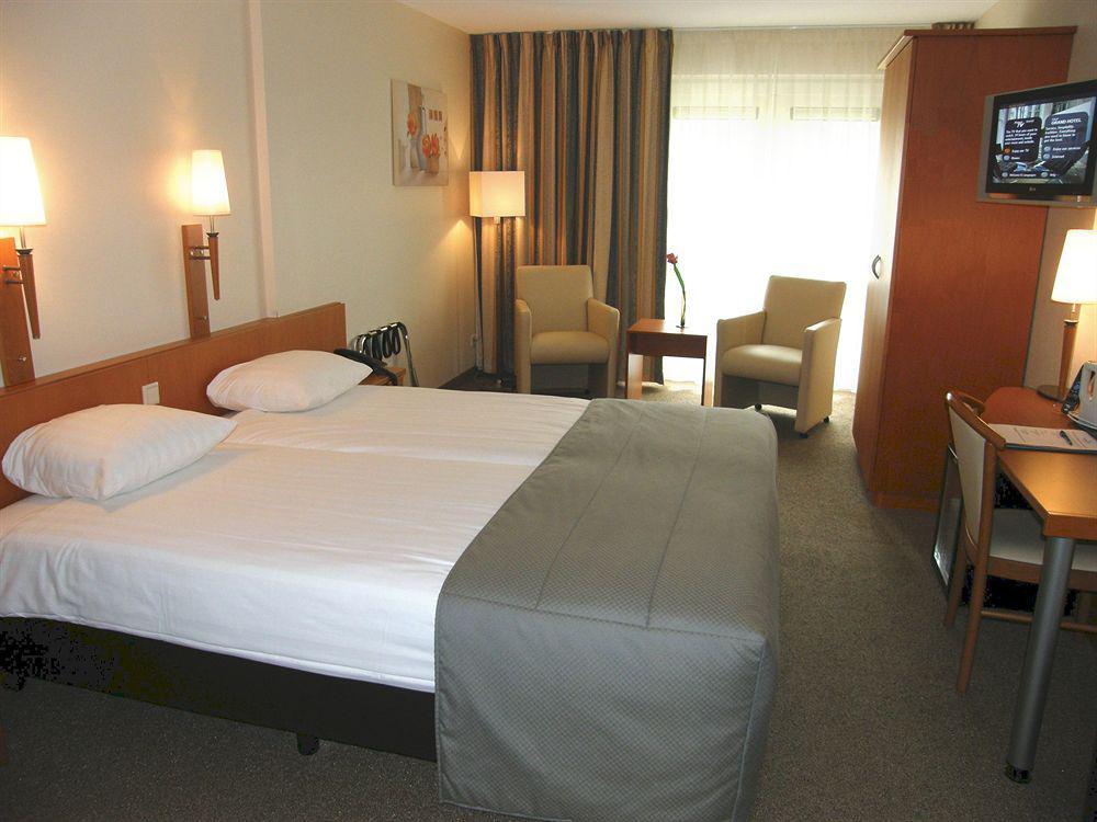 Hotel De Werelt Garderen Esterno foto