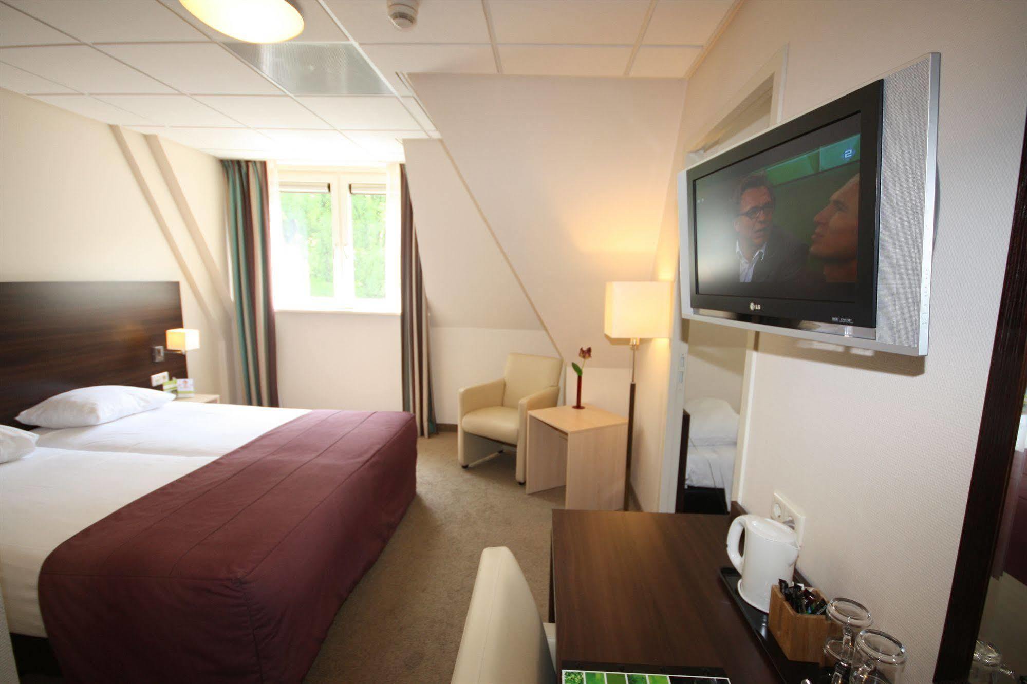 Hotel De Werelt Garderen Esterno foto