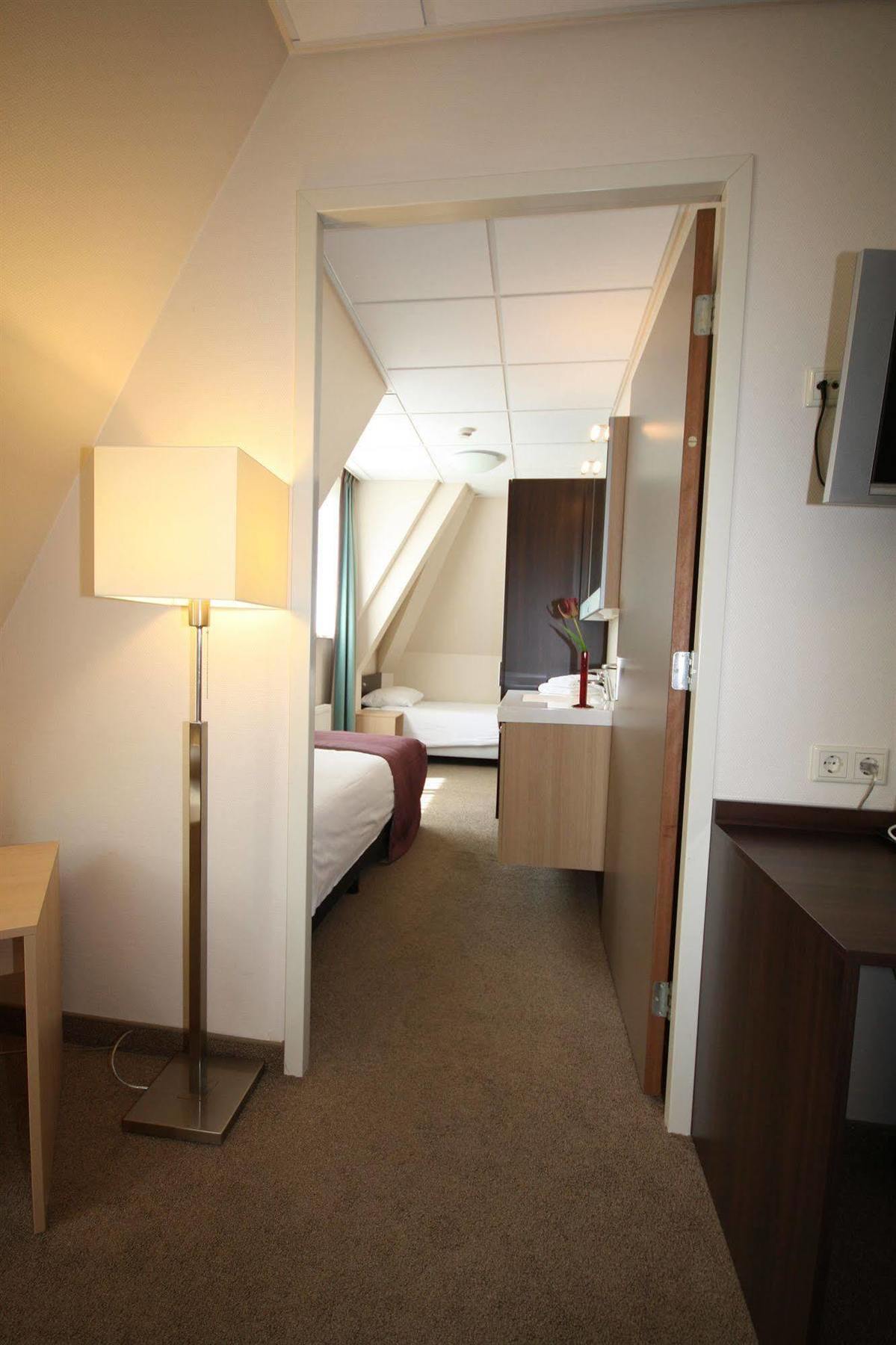 Hotel De Werelt Garderen Esterno foto